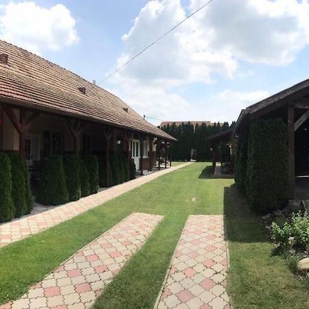 Apartman u Karla Veľký Meder Bagian luar foto