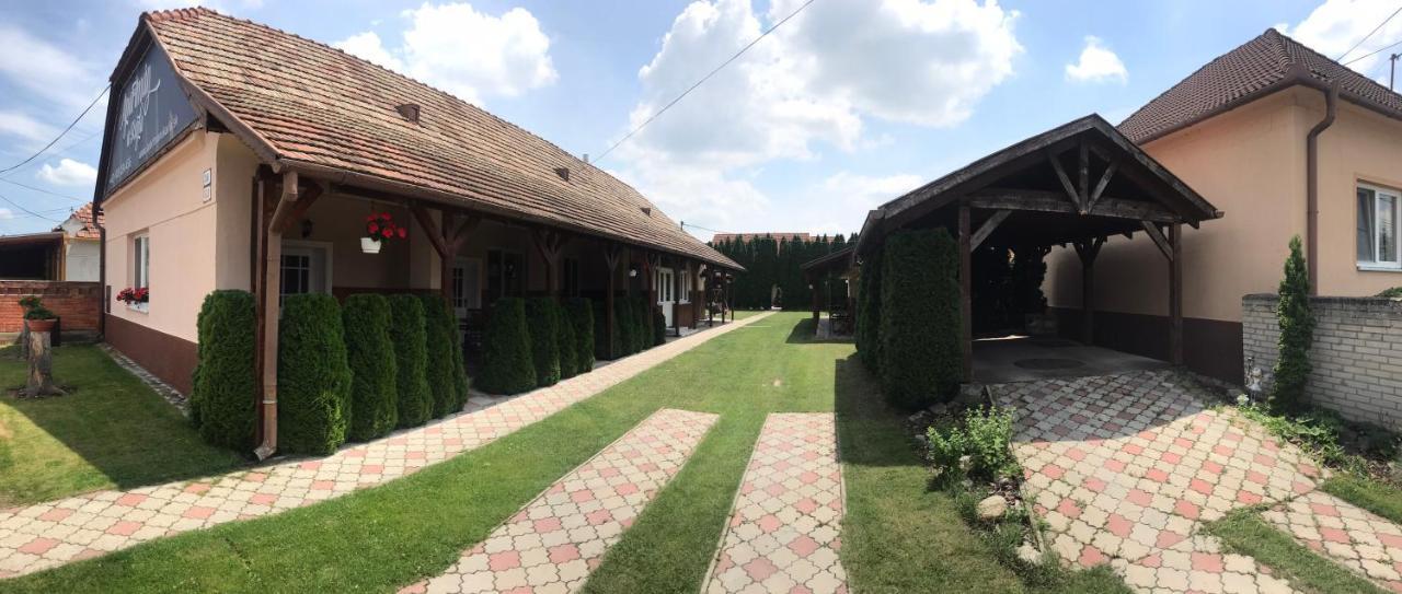 Apartman u Karla Veľký Meder Bagian luar foto