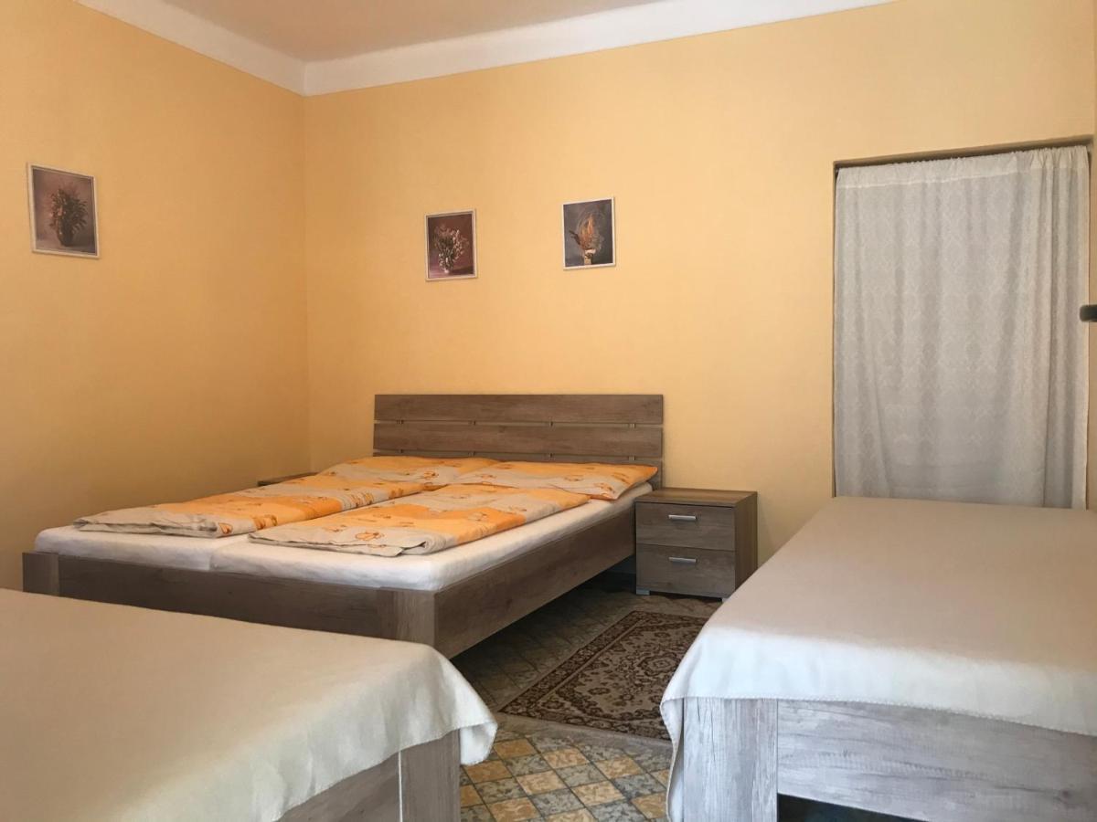 Apartman u Karla Veľký Meder Bagian luar foto