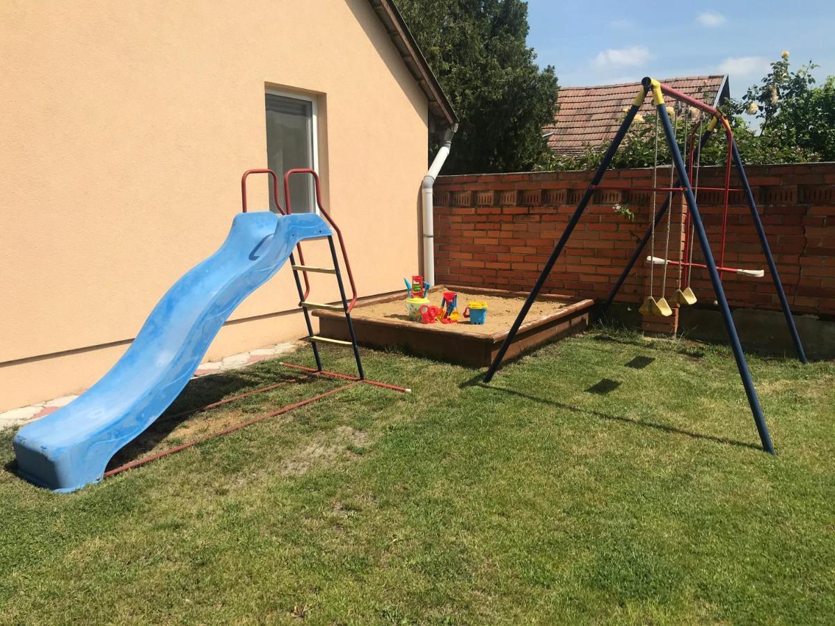 Apartman u Karla Veľký Meder Bagian luar foto